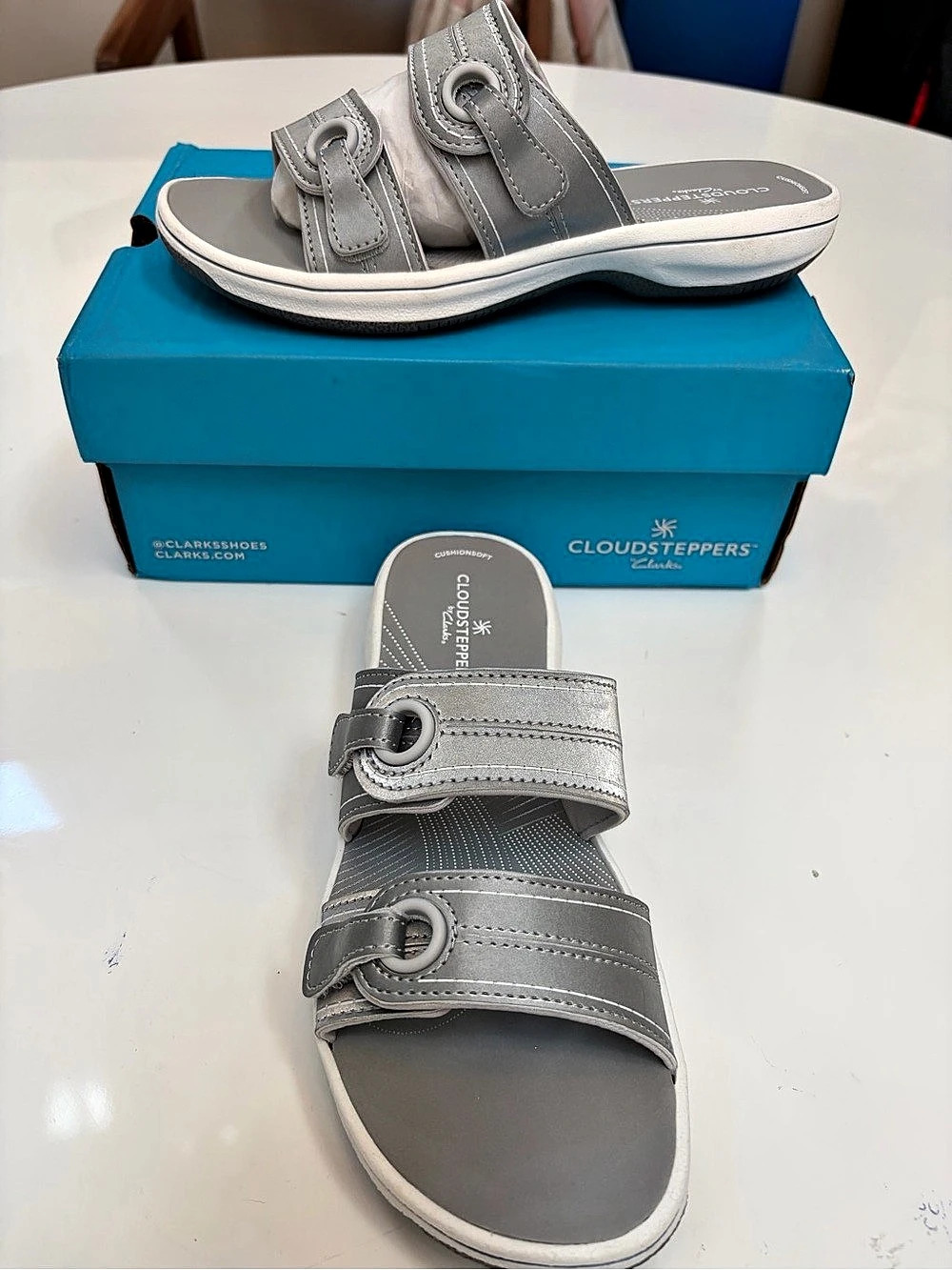#1037 Clarks Breeze Maye Women's Gray Sandals US 6. Brand New in Original Box